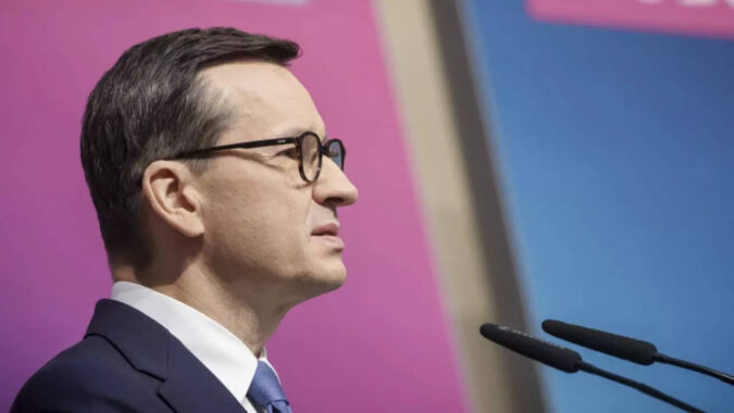 On Holocaust Day, Polish PM accuses Putin of building 'new camps'