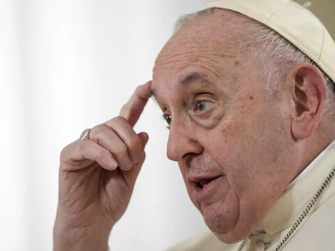 Pope clarifies homosexuality and sin comments in note