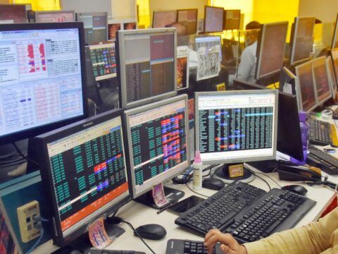 Markets recover after early fall; Sensex climbs to 59,886, Nifty at 17,606