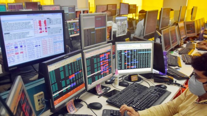 Markets recover after early fall; Sensex climbs to 59,886, Nifty at 17,606