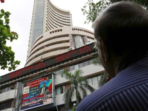 Sensex tumbles over 900 points to settle at 59,745, Nifty in red at 17,554