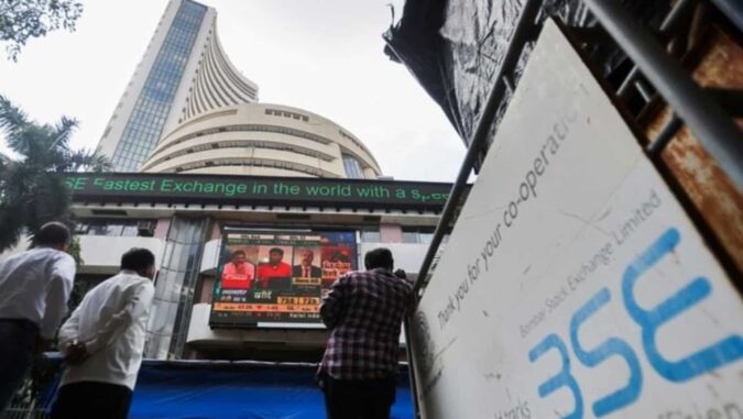 Opening bell: Sensex climbs to 60,647, Nifty in green at 17,843