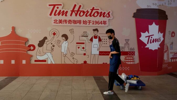 Coffee trumps economic crisis as Tim Hortons opens in Pakistan