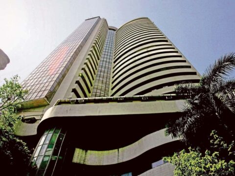 Closing bell: Sensex ends slightly lower at 60,672, Nifty at 17,826