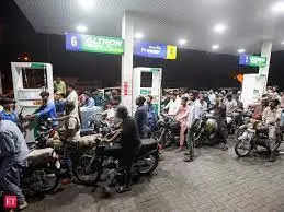 Pakistan: Several petrol pumps in Pakistan run dry