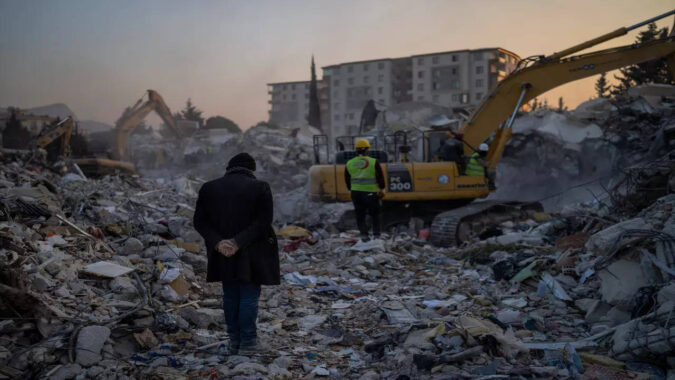 Turkey vows to probe collapse of buildings