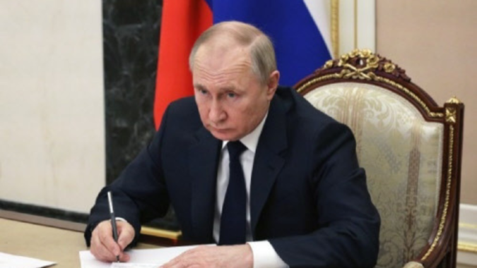 Putin: Russia's army guarantor of stability: Putin