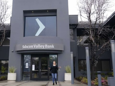 Silicon Valley Bank collapses in America's biggest banking failure since 2008