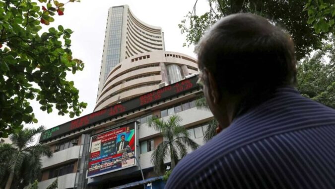 Sensex up 550 points to 60,363 in early trade, Nifty climbs to 17,737