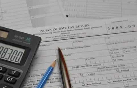 For Income Tax Return filing, the Income Tax Department has made it mandatory for all taxpayers to link their Aadhaar card with their PAN.(Representative Image)