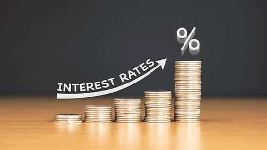 Every bank or financial institution that offers the fixed deposit facility sets its FD interest rates based on various internal and external factors.