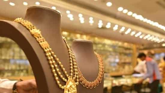 According to jewellers, the introduction of GST at 3% on gold and 18% on making charges has led to a hike in gold jewellery price.(HT File Photo)