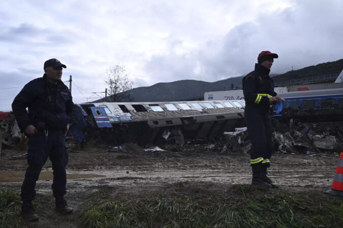 Thousands march in Greece as anger builds over train crash deaths