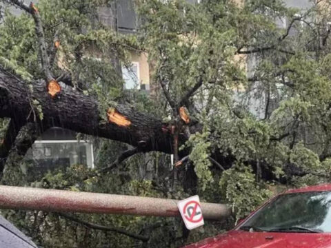 US: Storms roll eastward after slamming South; 5 deaths reported