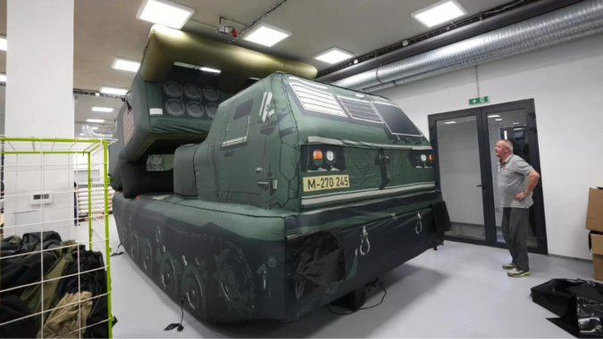 Inflatable tanks, missiles: Czech firm makes decoy armaments