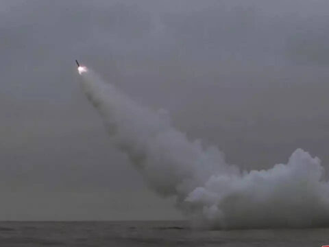 US-South Korea drills begin after North Korea submarine missile test