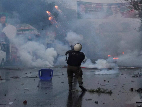 Lahore's Zaman Park under siege after clashes between police and Imran Khan's supporters