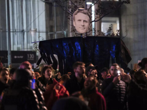 New pension protests in France ahead of crucial votes