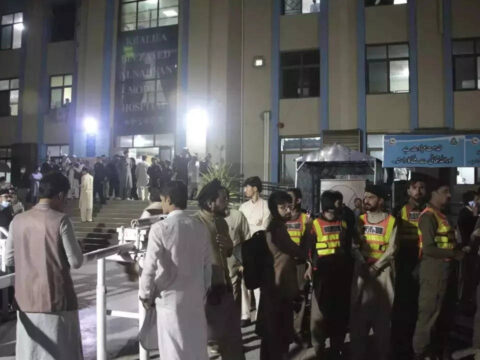 At least 9 dead as powerful 6.8 magnitude earthquake jolts Pakistan