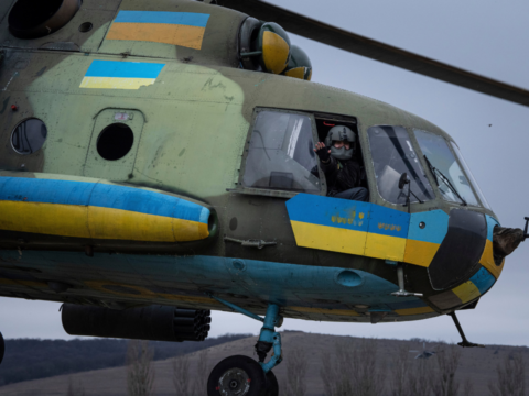 Ukraine: Ukraine crews conduct 'scary' missions in aged Soviet helicopters