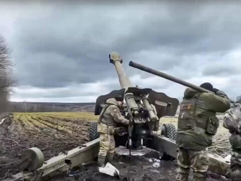 Ukraine Troops Finish Training On UK Tanks: Ukraine troops finish training on UK Challenger tanks