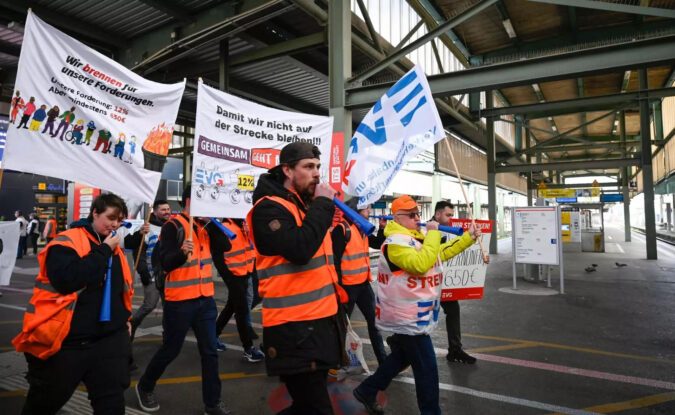 Germany: 'Mega' strike brings Germany to a halt; air traffic, rail services disrupted