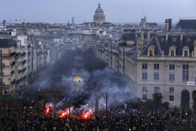 New protests against Macron and his pension bill amid warnings of violence