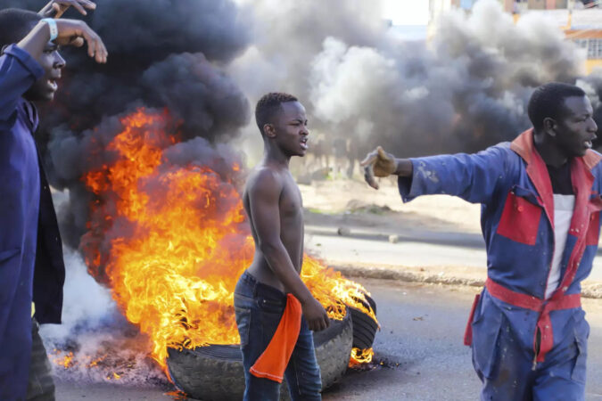 Kenya Protest: Appeals for calm after violent Kenya protests