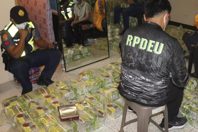 Philippine Police Seize Large Stash Of Drugs: Philippine police seize large stash of drugs in tea bags