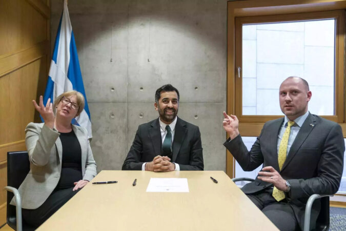 Yousaf: Humza Yousaf sworn in as Scotland's new leader amid party row