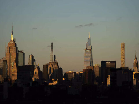 Manhattan Increased Population: Manhattan claws back people as urban counties stem outflow