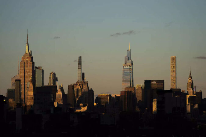 Manhattan Increased Population: Manhattan claws back people as urban counties stem outflow