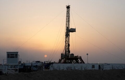 A general view shows an oil rig used in drilling at the Zubair oilfield in Basra, Iraq.(REUTERS)