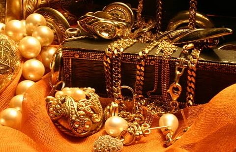 The price of 24 carat gold also declined on Tuesday.(Representative image/istcok)