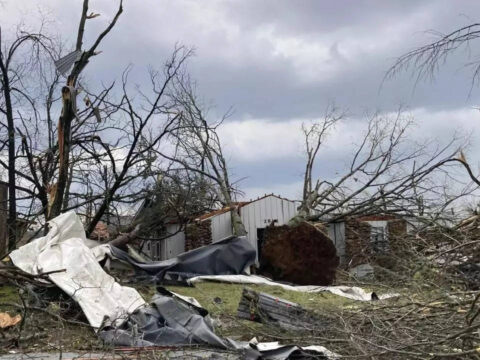 Tornadoes strike Arkansas, Illinois; 7 dead, dozens injured