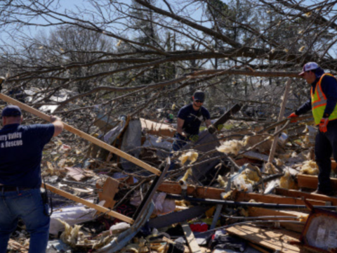 South: At least 21 dead after tornadoes rake US Midwest, South