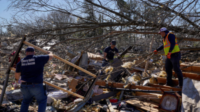 South: At least 21 dead after tornadoes rake US Midwest, South