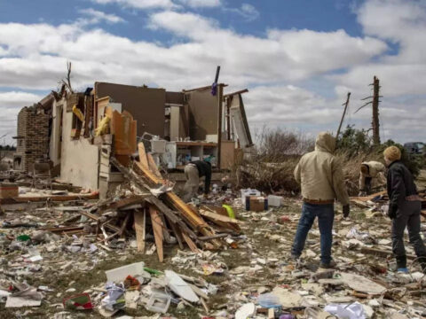 Tornadoes US Midwest: At least 26 dead after tornadoes rake US Midwest, South