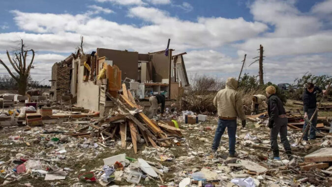 Tornadoes US Midwest: At least 26 dead after tornadoes rake US Midwest, South