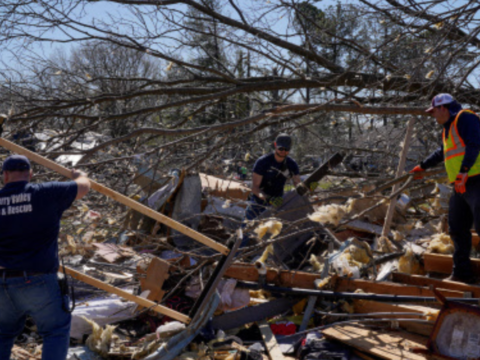 Violent US storms kill at least 32 people