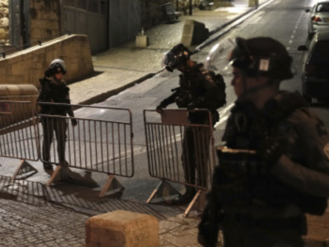 Israeli police clash with worshipers at Jerusalem holy site