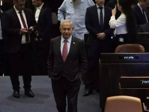 Netanyahu: Netanyahu's Likud party plummets in local news poll