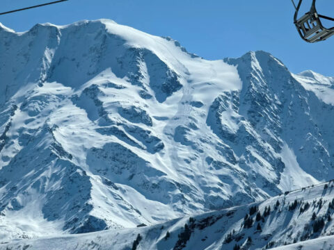 Avalanche kills 6, including mountain guides, in French Alps