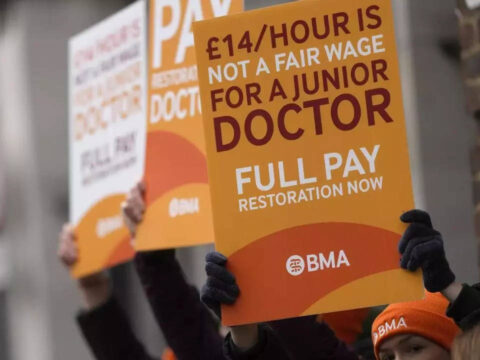 London Doctor Protest: English doctors' strike could be catastrophic, official says