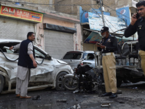 Bomb targeting Pakistani police in SW kills 4, wounds 18