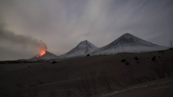 Kamchatka Peninsula: Russian volcano spews ash across Kamchatka Peninsula