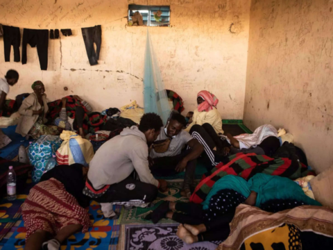 Niger: Thousands of migrants stranded in north Niger's scorching desert