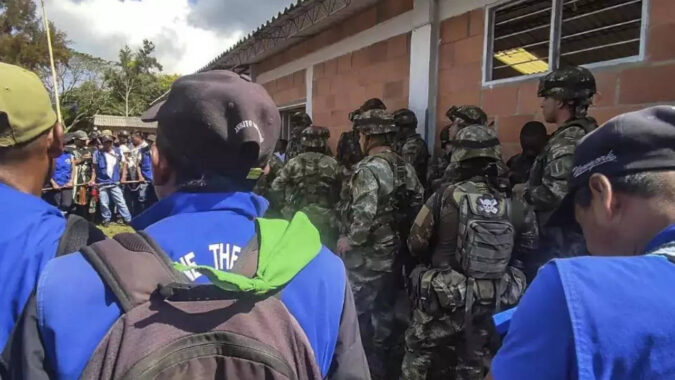 Indigenous: Indigenous protesters free 17 kidnapped Colombian soldiers