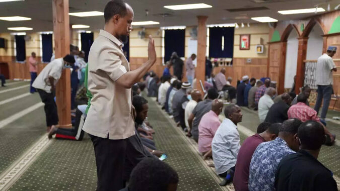 Minneapolis Oks Dawn Muslim Prayer Call: Minneapolis OKs dawn Muslim prayer call, 1st for big US city