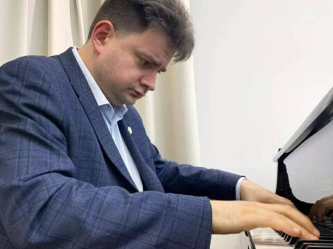 Ukrainian Pianist: Ukrainian pianist seeks victory on cultural front at contest in Switzerland